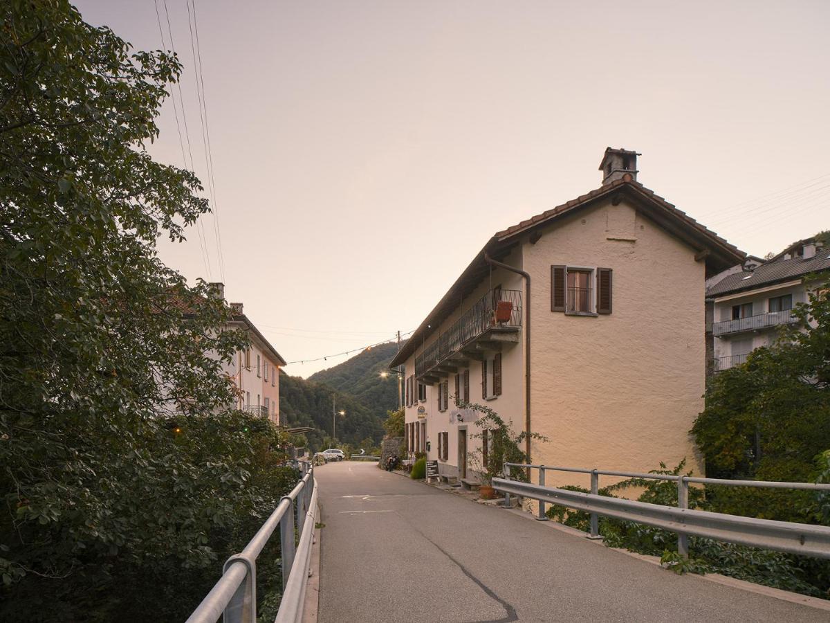 Osteria Grütli con alloggio Borgnone Exterior foto
