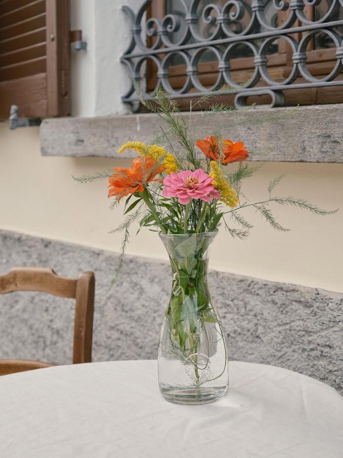 Osteria Grütli con alloggio Borgnone Exterior foto